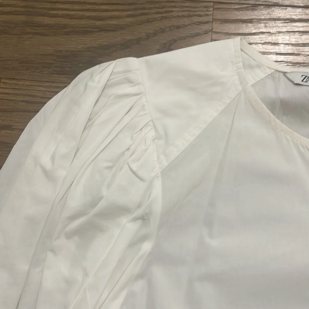 Zara white poplin puff sleeve top size Small GUC